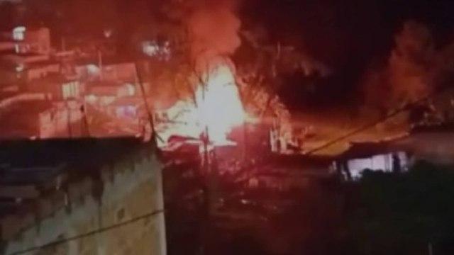 En video: voraz incendio estructural afectó a cinco viviendas en Rionegro