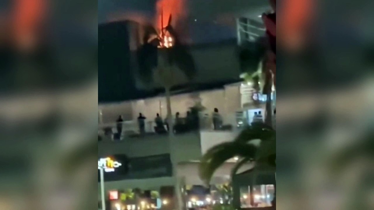 Filial do Burger King pega fogo em shopping no Rio de Janeiro e causa tumulto