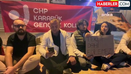 CHP'li Gençlerden Anayasa Maddelerine Protesto