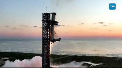 SpaceX ilk kez bir güçlendirici havada yakalayarak tarihe geçti
