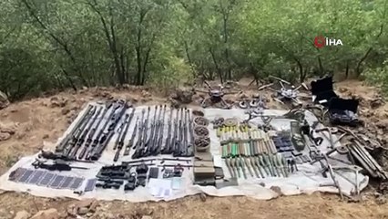 PKK’ya büyük darbe! Mehmetçik cephaneliği başlarına geçirdi