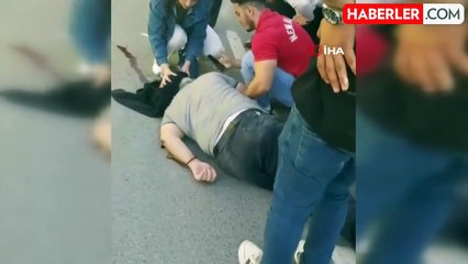 İstanbul Avcılar'da Dolmuş Kapısı Açıldı, Yolcu Yere Düşerek Yaralandı