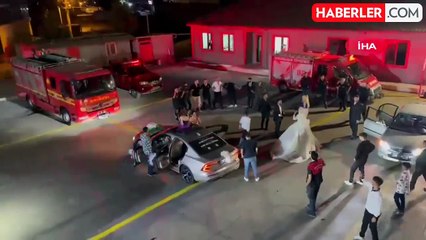 Diyarbakır'da Gelin ve Damat İtfaiye Araçları Arasında Eğlendi