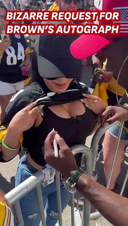 Antonio Brown surprised by fan's bizarre request for his autograph