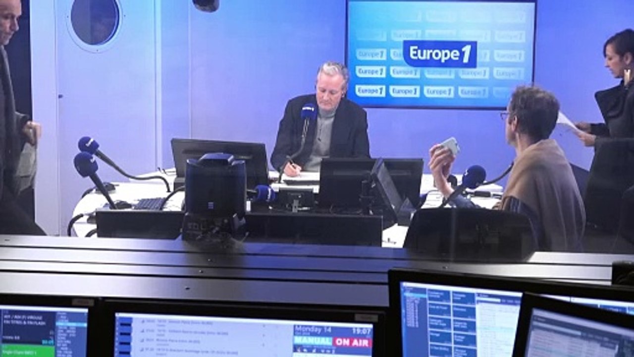 Le budget doit permettre à la France de «continuer à réindustrialiser» et créer des emplois, affirme Emmanuel Macron