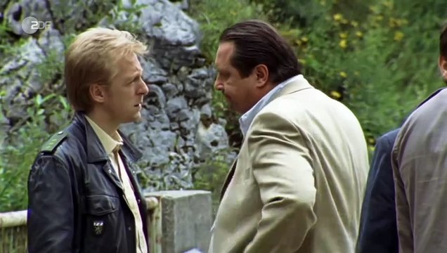 Die Rosenheim-Cops (136) Staffel 8 Folge 10 - Jung, schön, fit und tot