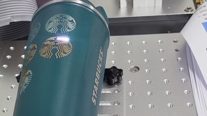 스타벅스 텀블러가 짝퉁?...13만 개 판 일당 적발 / YTN