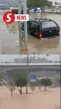 Downpour causes flash floods in parts of Klang Valley