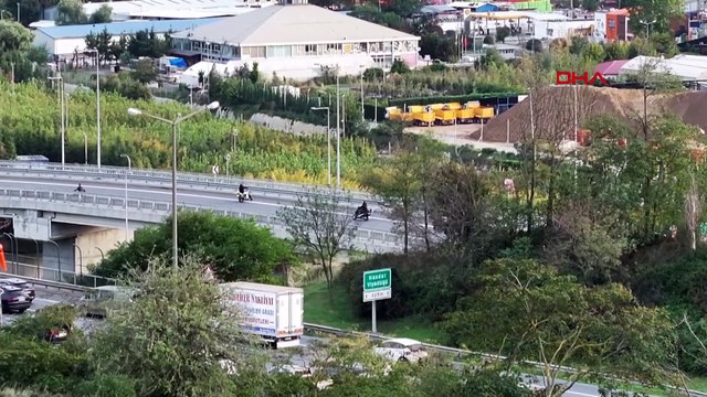 İstanbul'da motosikletliler kaçtı, polis kovaladı!