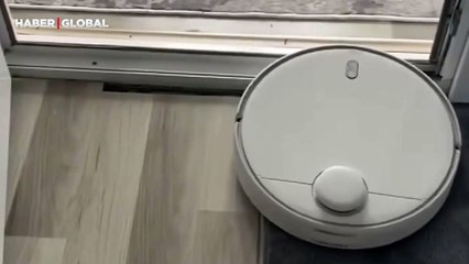Türkiye'de hacklenen Çin malı robot süpürge sahibine küfürler savurdu