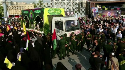 قائد فيلق القدس اسماعيل قاآني يحضر مراسم تشييع القيادي في الحرس الثوري في طهران