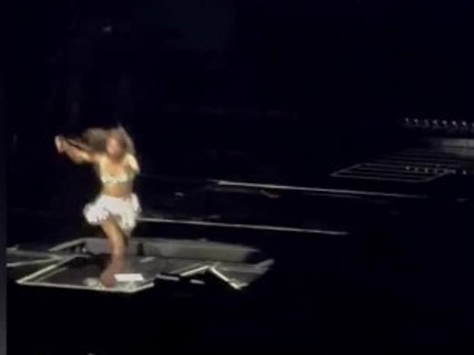 'Oh mein Gott, das war lustig': Olivia Rodrigo stürzt während Konzert