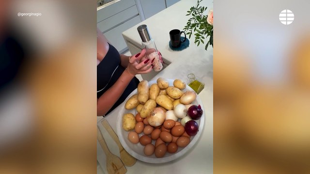 Georgina Rodríguez arrasa con su receta de tortilla de patatas: Soy más de comer que de cocinar