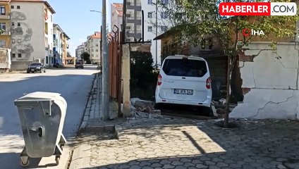 Kontrolden Çıkan Araç Bahçe Duvarını Yıktı: 1 Yaralı