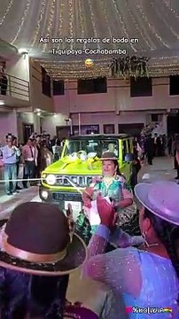 Video: ¡Tremendo regalo! Recién casados recibieron una vagoneta cero kilómetros