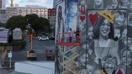 René Mäkelä, el artista español que pintó el primer mural de Kamala Harris en Miami 🎨