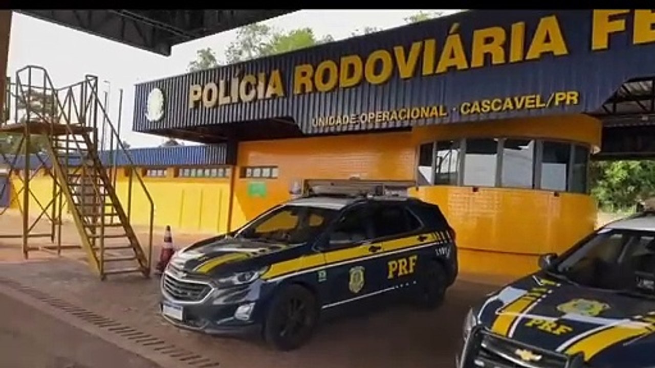 Carga de 304 mil maços de cigarros contrabandeados é apreendida pela PRF em Cascavel