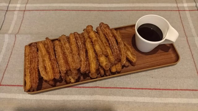 Easy churros recipe at home. Best mini churros snacks for party! #churros