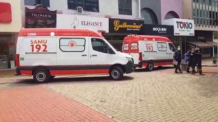 Mulher é socorrida pelo Samu após passar mal no Centro