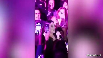 Emma infiamma Los Angeles sul palco del club Whisky a Go Go