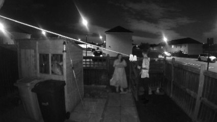 Hilarious moment: Tall guy ducks under a washing line and fails miserably