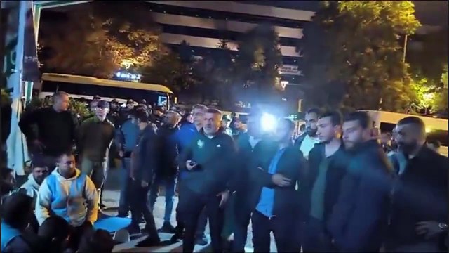 Açlık grevine başlayan Fernas işçilerine polis müdahalesi: Gözaltına alındılar