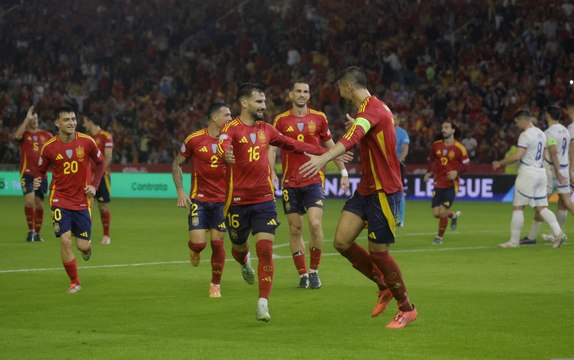 Spain thump Serbia to reach Nations League quarter-finals