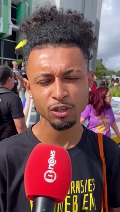 Professores da UNEB fazem protesto por direitos trabalhistas; saiba o que diz a Secretaria de Educação