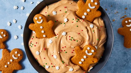 With Our Gingerbread Cheesecake Dip, Double-Dipping Is Inevitable