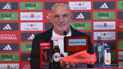 Tải video: Rueda de prensa de Luis de la Fuente tras el España vs. Serbia