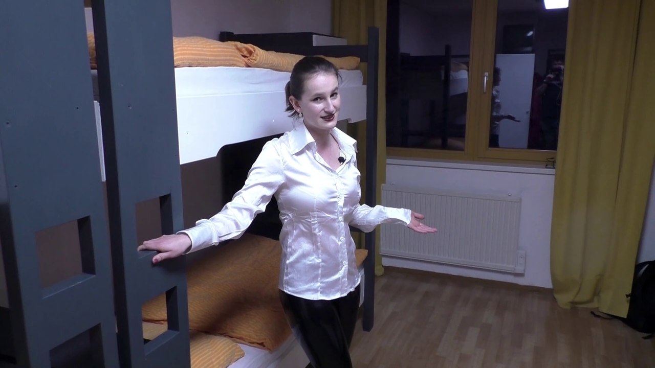 Zimmerführung am Eissee (Mölltaler Gletscher) mit Lena: Zimmer Nummer 2