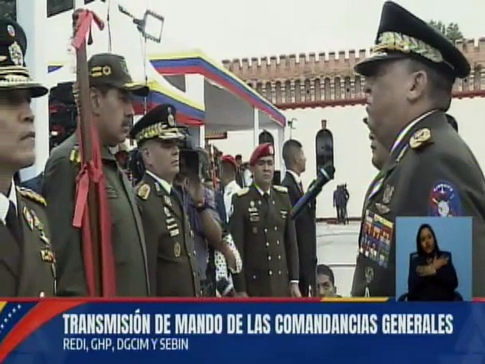 M/G Jesús Villamizar Gómez recibe el estandarte de la REDI Central