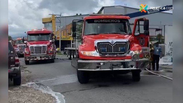 tn7-Bomberos de Costa Rica y Panamá atienden conato de incendio en Paso Canoas-151024
