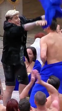 ¡El beso de Alfredo Adame y el ex de Niurka Marcos!