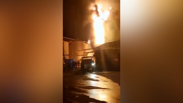 İran'da yakıt üretim tesisinde yangın çıktı