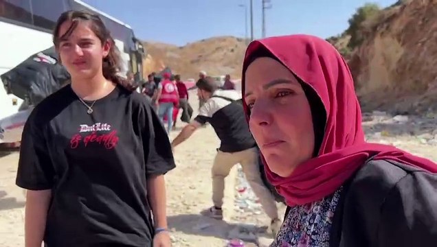 Lebanese flee conflict into Syria as UN warns of displacement crisis