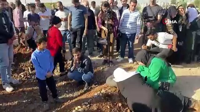 Cansız bedeni bulunan Rojin'in tabutunu kadınlar taşıdı