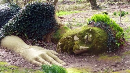 15 BIZARRE Modern Art Installations