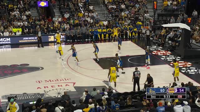 Russell steals Curry 'shimmy', Steph gives it right back