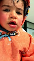 آدم يعلق قلوب الجمهور به بحركاته الحلوة