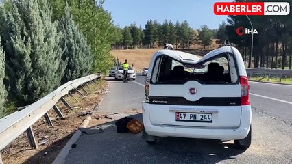 Virajı Alamayan Hafif Ticari Araç Takla Attı: 3 Yaralı
