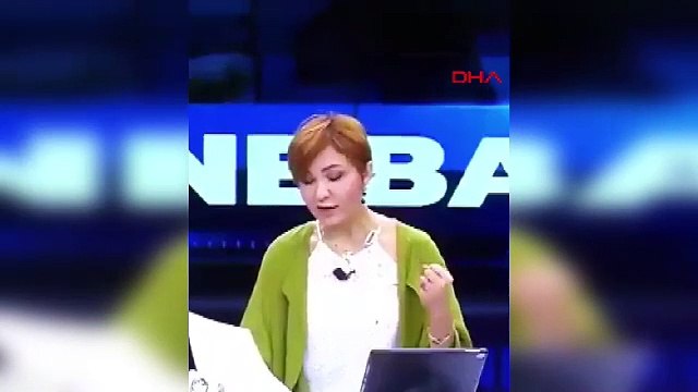 Malatya'daki depreme canlı yayında yakalandı! Spikerin zor anları