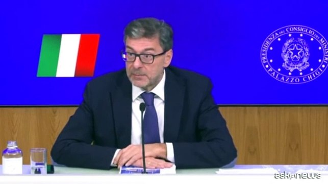 Manovra, Giorgetti: sacrifici da banche, assicurazioni e ministeri