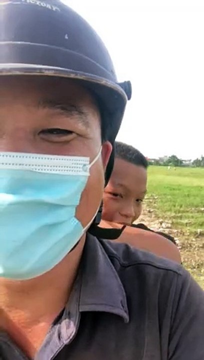 Chở nghiện nhân học sinh thả diều sáo = xe máy và cái kết ntn