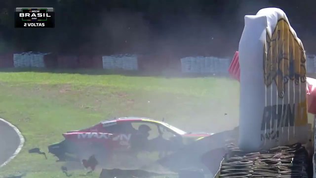 Nascar Brasil 2024 Tarumã Race 1 Last Lap Reis Lopes and Zonta Big Crash