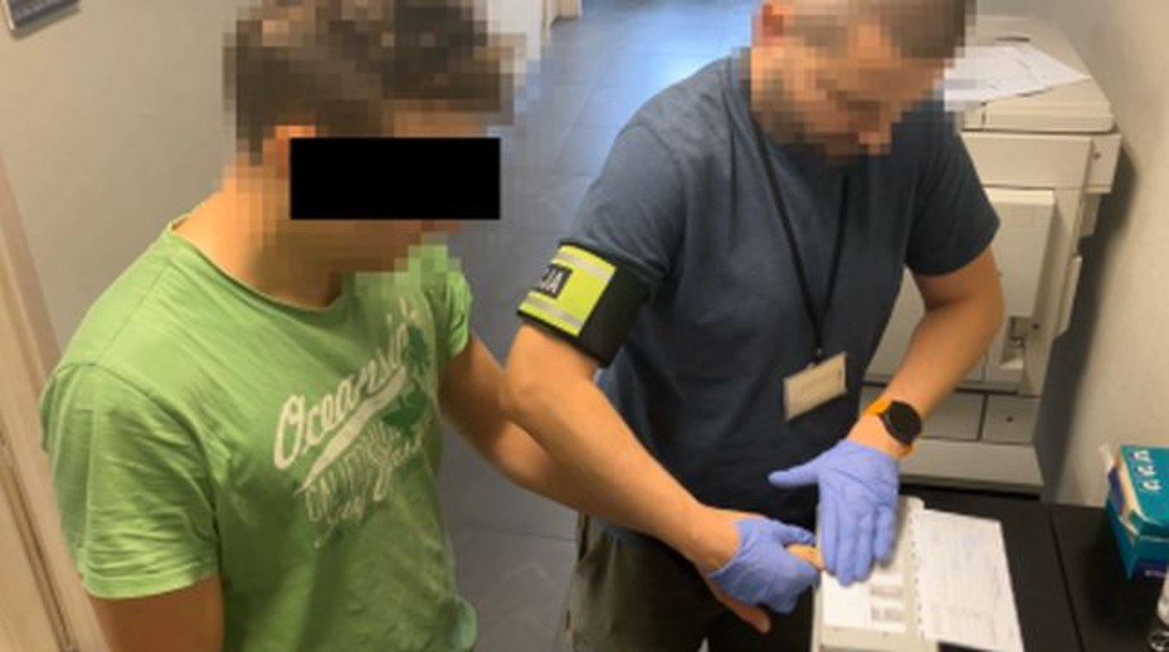 Wiadomości Rozmiar czcionki czcionka normalna czcionka średnia czcionka duża Areszt za serię przestępstw, w tym podpalenie domu w Starym Toruniu