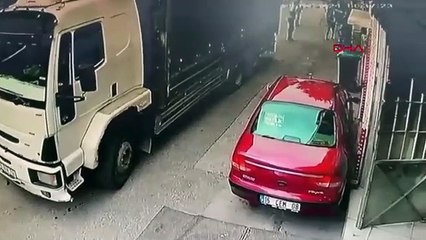 BURSA Hareket eden kamyonunu peşinden koşup durdurdu; o anlar kamerada
