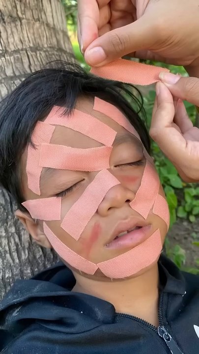 Survival Skills_ SIMPLE and USEFUL #bushcraft #camping #outdoors #shorts #reels #viral (2)