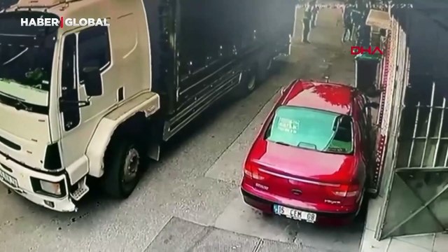 Kazaya ramak kalmıştı! Hareket kamyonunu son anda durdurdu