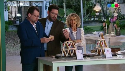 El desafortunado momento de Damián Betular al romper la torre de galletas de Callejero Fino